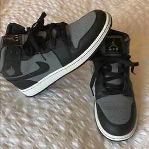 Nike Air Jordan 1 high. size 4.5 boys 6.5 women’s